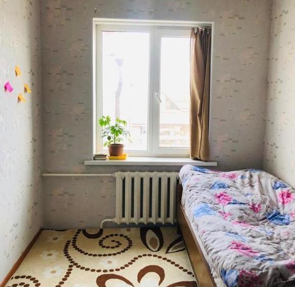 هاستل Mukarama Apa