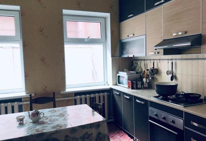 هاستل Mukarama Apa