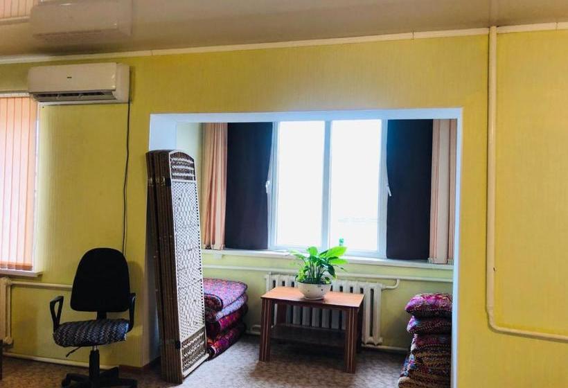 هاستل Mukarama Apa