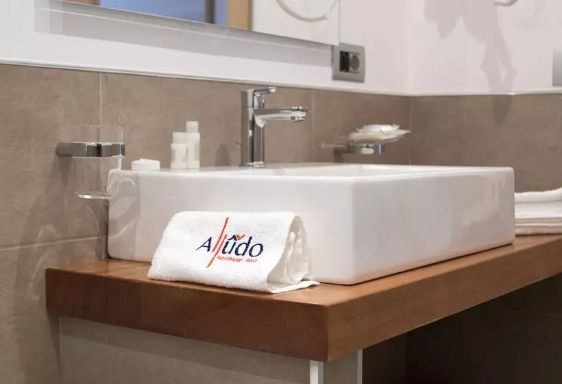 Alludo Aparthotel B&b