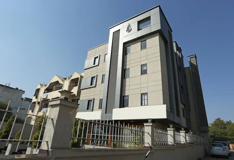 Fabhotel Naman Palace