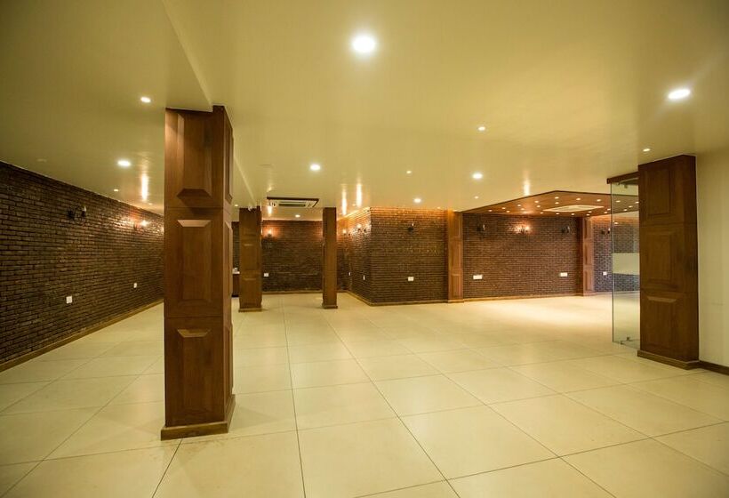 Fabhotel Naman Palace