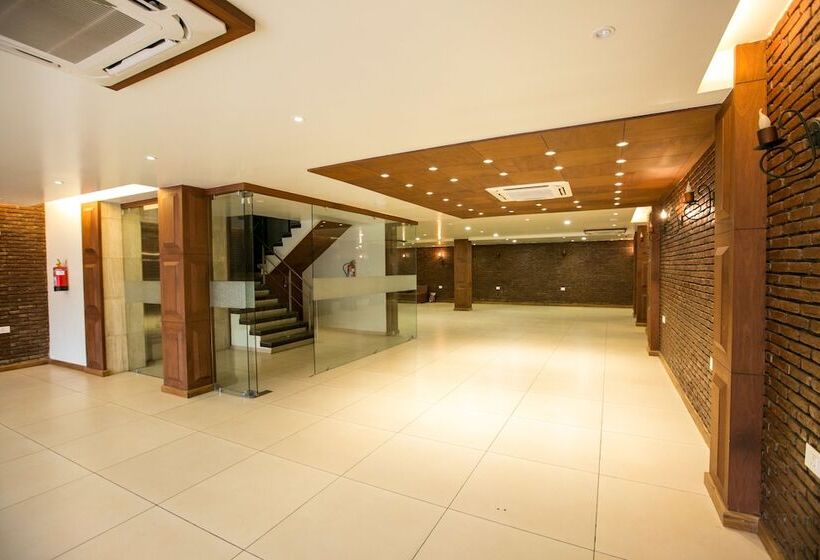 Fabhotel Naman Palace