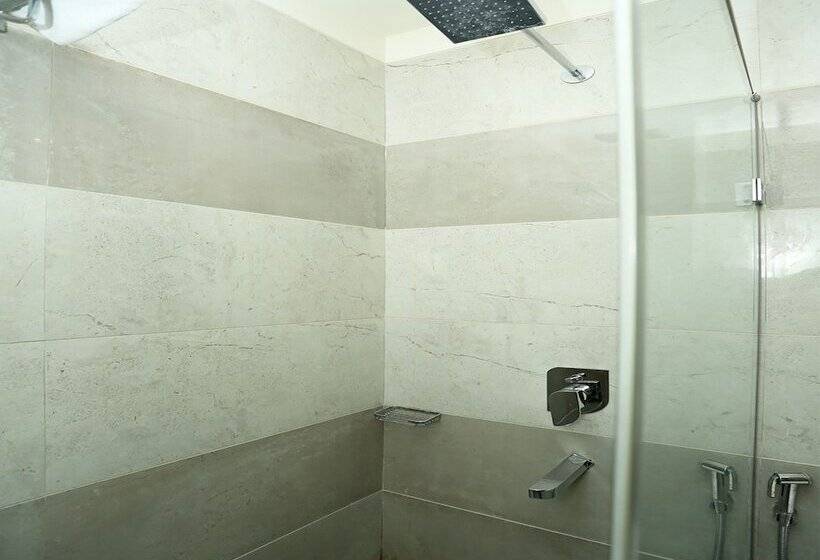 Fabhotel Naman Palace