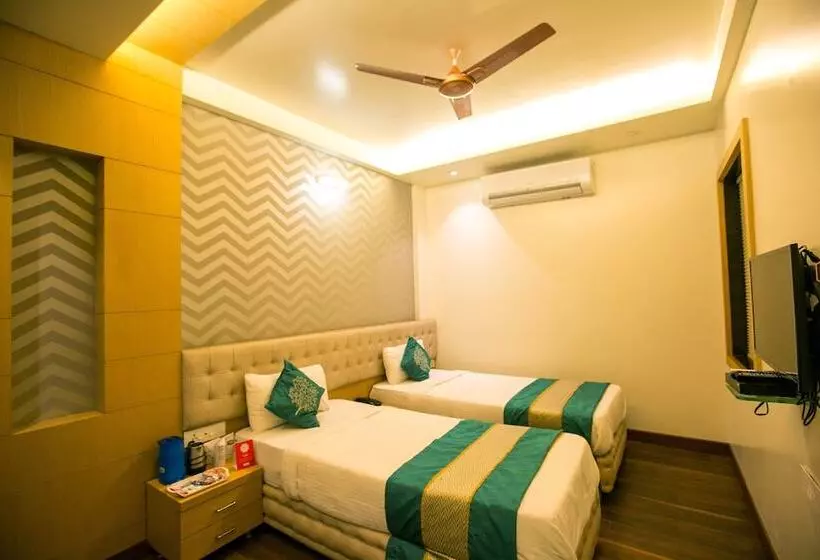 Fabhotel Naman Palace