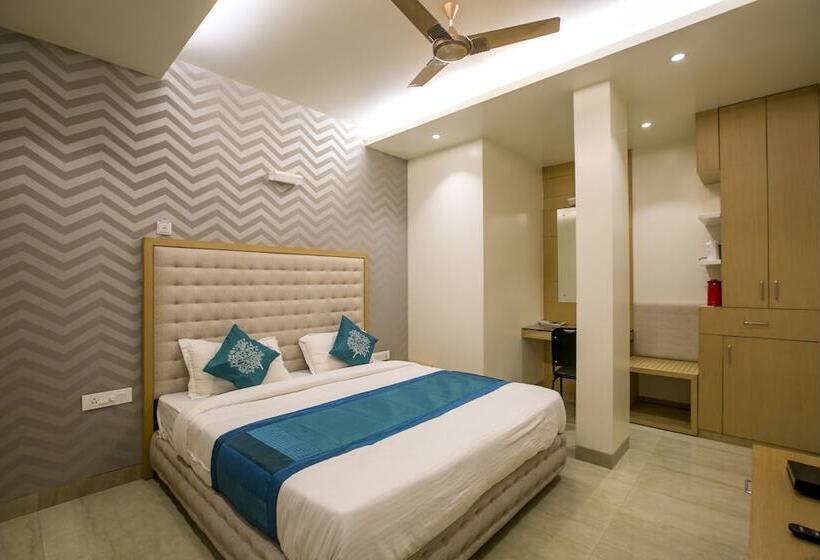 Fabhotel Naman Palace