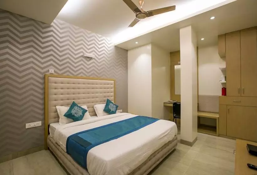 Fabhotel Naman Palace