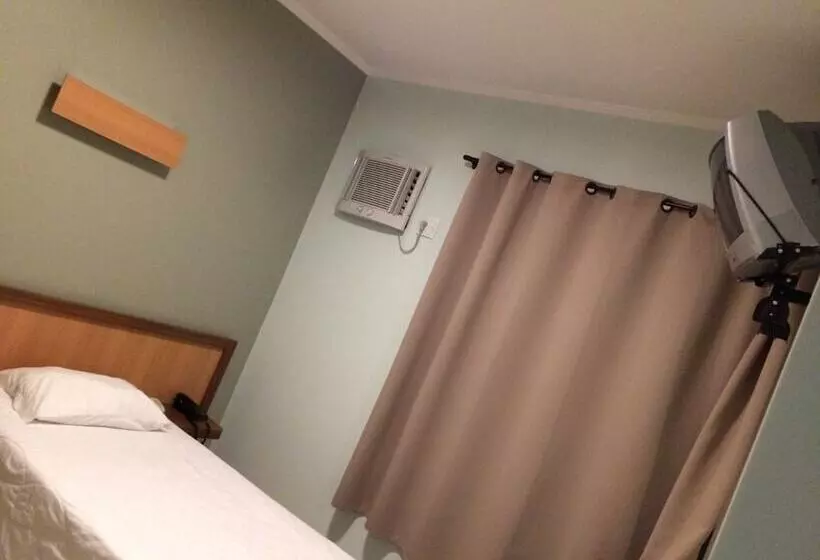 ホテル Font Inn