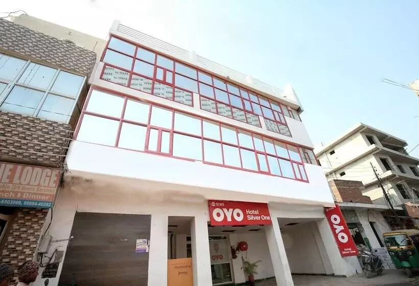 ホテル Oyo Rooms Near Chandigarh Railway Station