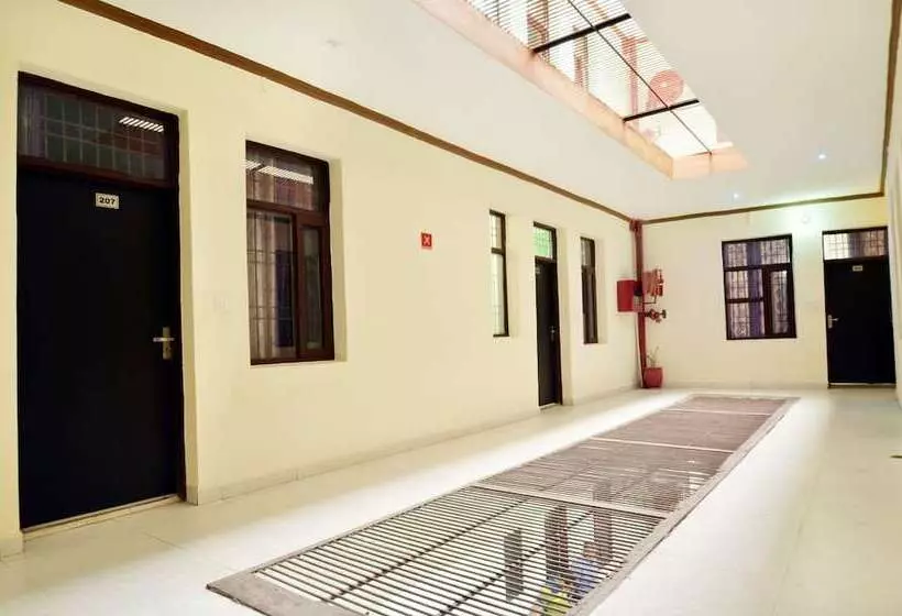 ホテル Oyo Rooms Near Chandigarh Railway Station