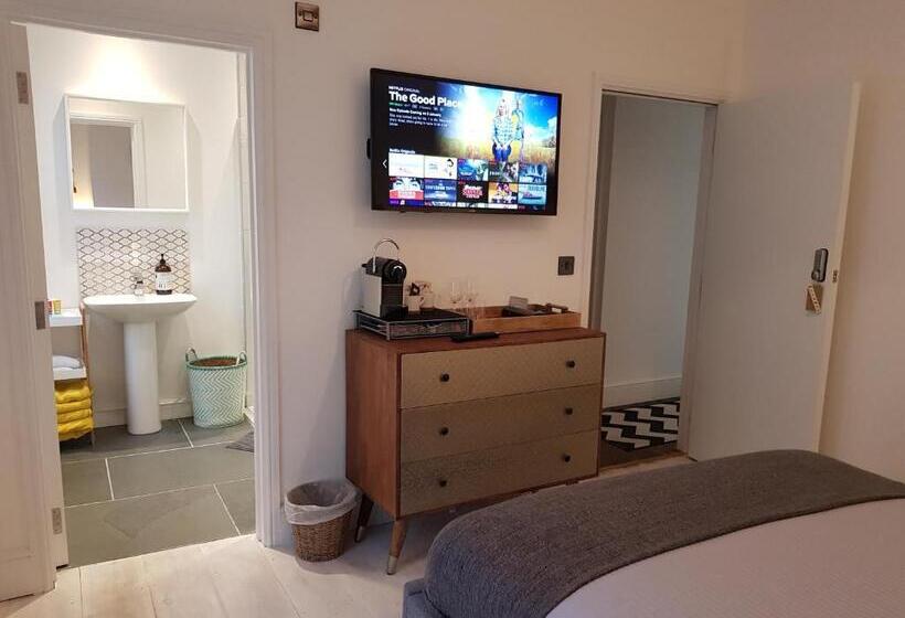 Отель The Antidote