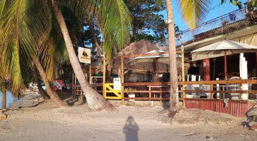 ホテル The Boat House