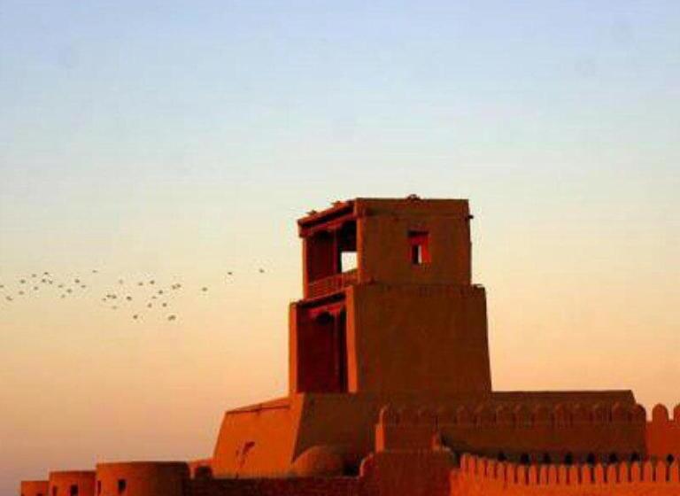 Отель Zukhro Boutique