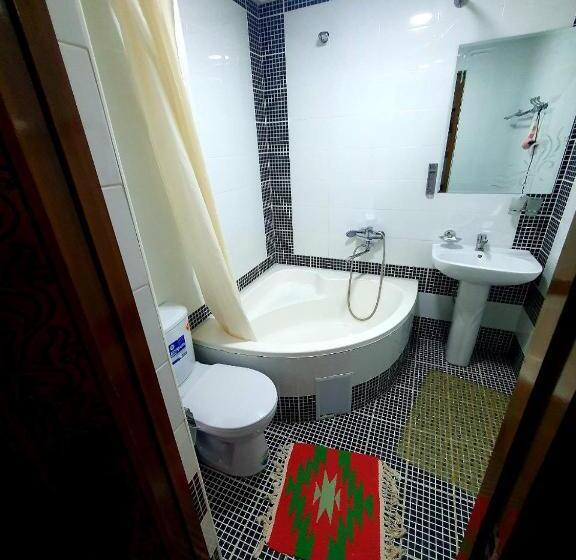 Отель Zukhro Boutique