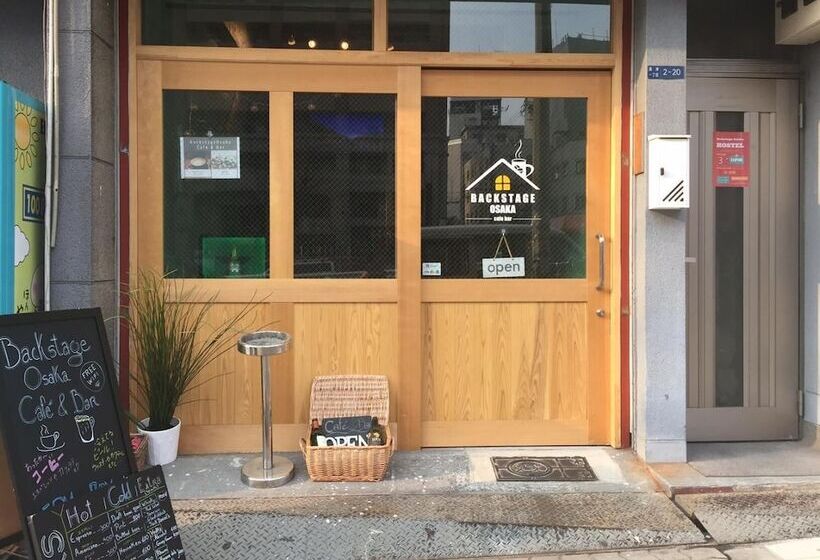 Backstage Party Hostel & Bar