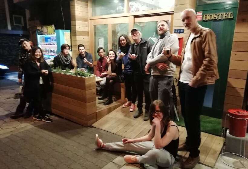 Backstage Party Hostel & Bar