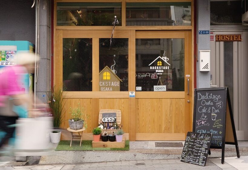 Backstage Party Hostel & Bar