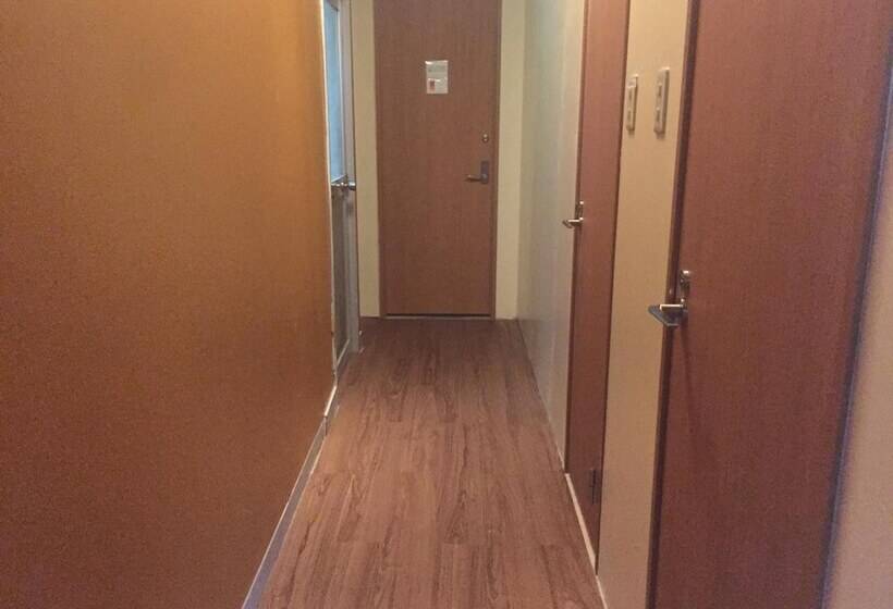 Backstage Party Hostel & Bar