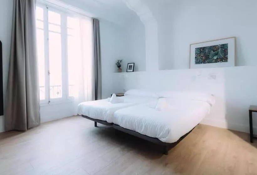 تختخواب و صبحانه Concept Rooms