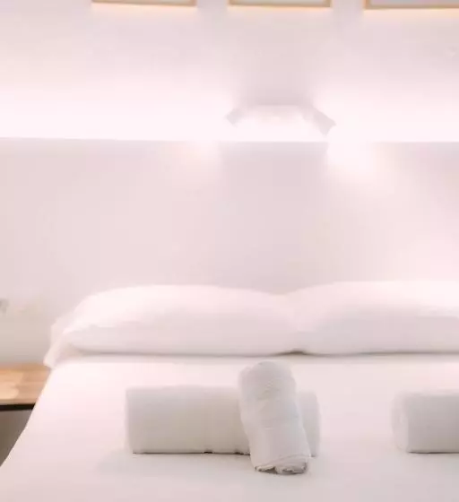 تختخواب و صبحانه Concept Rooms