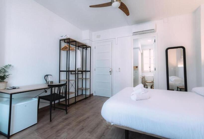 تختخواب و صبحانه Concept Rooms