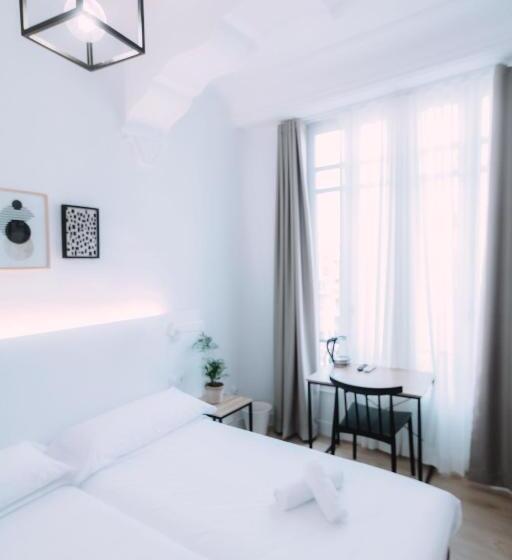 تختخواب و صبحانه Concept Rooms