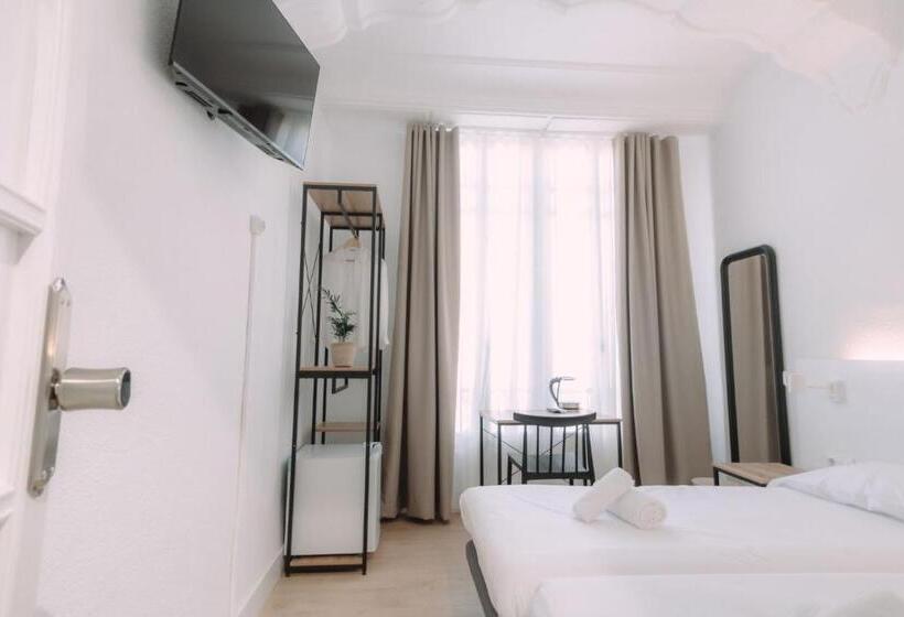 تختخواب و صبحانه Concept Rooms