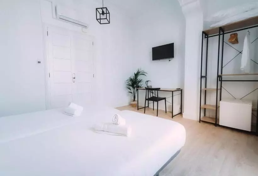 تختخواب و صبحانه Concept Rooms