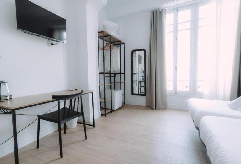 تختخواب و صبحانه Concept Rooms