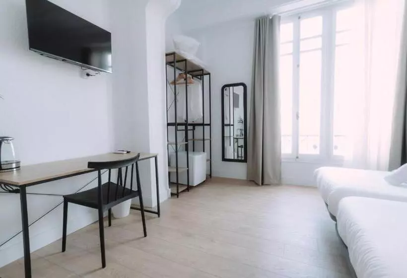 تختخواب و صبحانه Concept Rooms