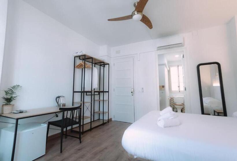 تختخواب و صبحانه Concept Rooms