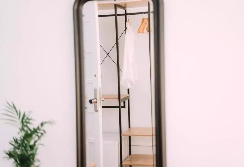 تختخواب و صبحانه Concept Rooms