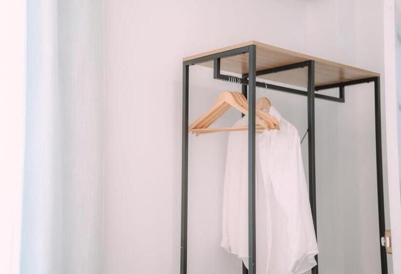 تختخواب و صبحانه Concept Rooms