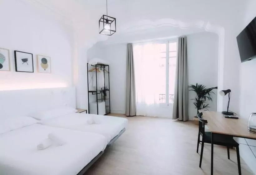 تختخواب و صبحانه Concept Rooms
