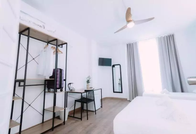تختخواب و صبحانه Concept Rooms