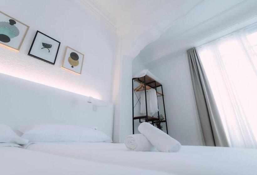 تختخواب و صبحانه Concept Rooms