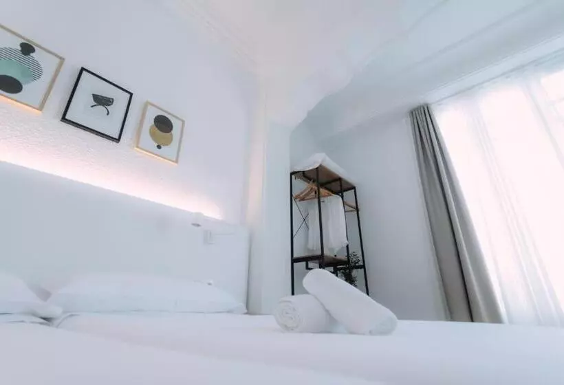 تختخواب و صبحانه Concept Rooms