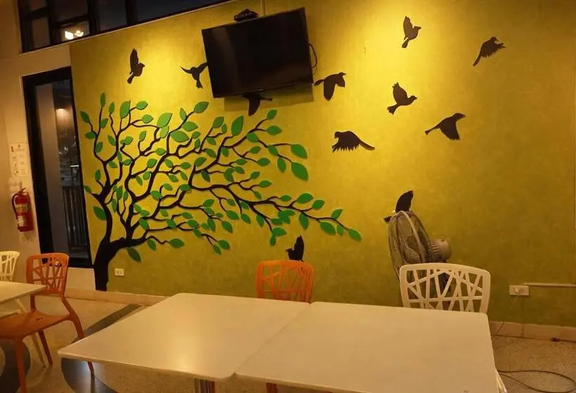 ホテル 777 Food & Bed