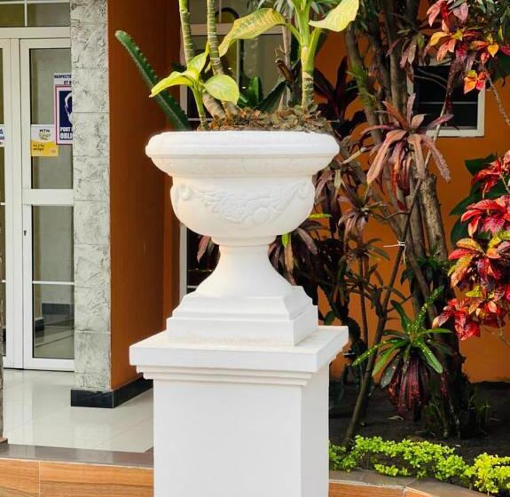 هتل Capital Hôtel