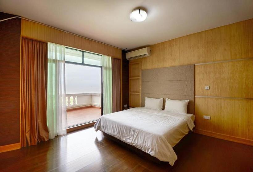 בית מלון כפרי Imperial Suites Bintulu