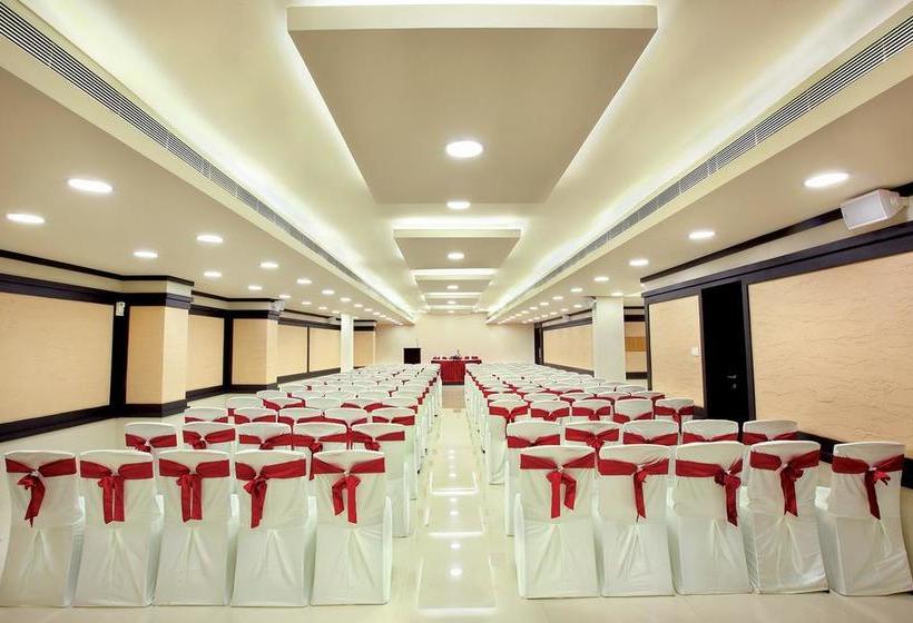 فندق Joyees Residency