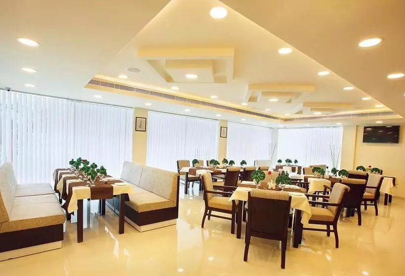 Hotel Joyees Residency