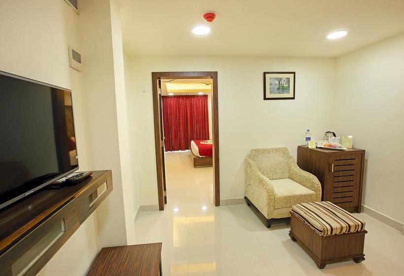 فندق Joyees Residency