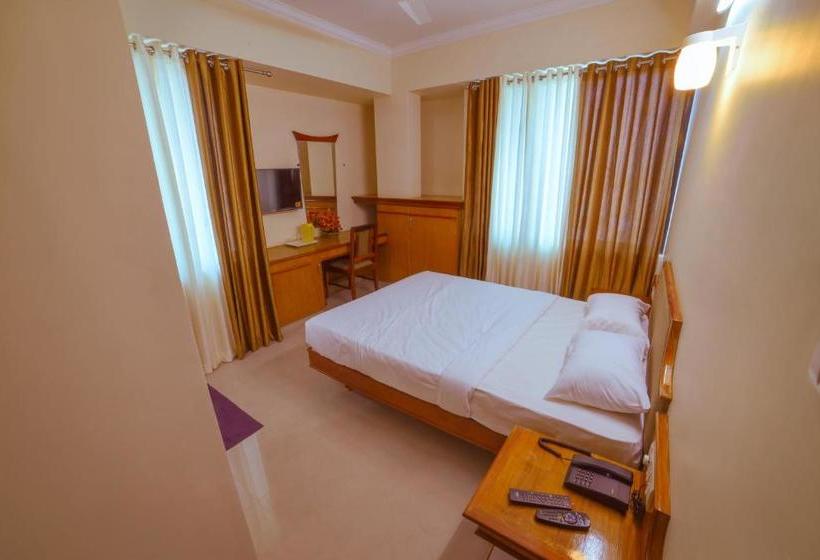 Hotel Pepper Residency