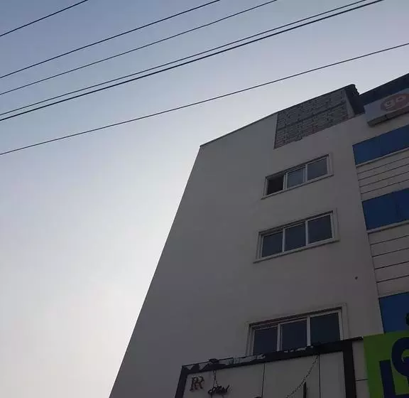 ホテル R R Grand