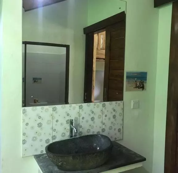 Lembongan Hostel