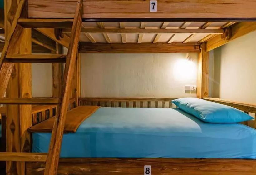Lembongan Hostel