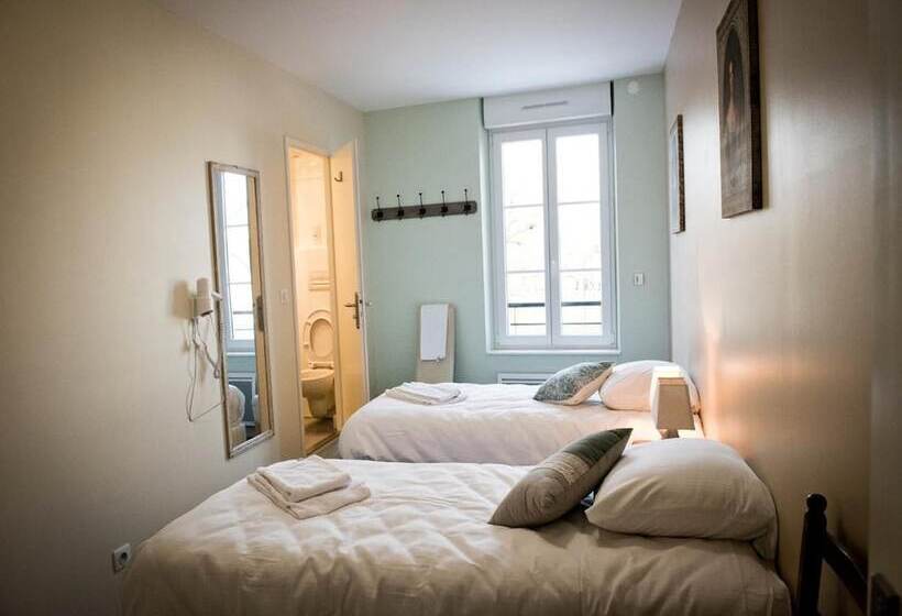 Logis Hotel Restaurant Le Relais Fleuri