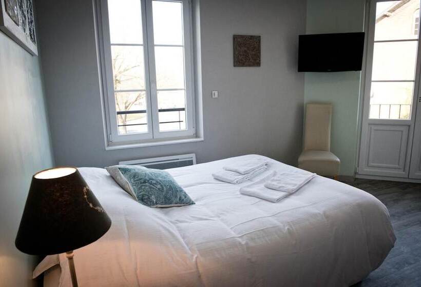 Logis Hotel Restaurant Le Relais Fleuri