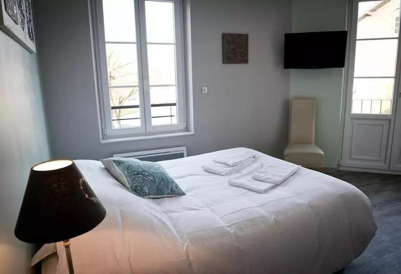 Logis Hotel Restaurant Le Relais Fleuri